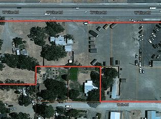 15 W Vilas Rd, Central Point, OR 97502