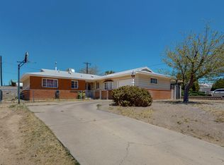 4007 Douglas Macarthur Rd NE, Albuquerque, NM 87110