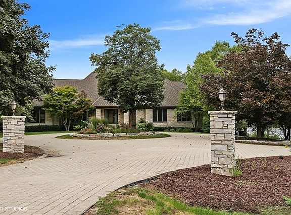 3rd image of 26858 N Longmeadow Ct
