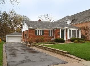 623 N Beverly Ln, Arlington Heights, IL