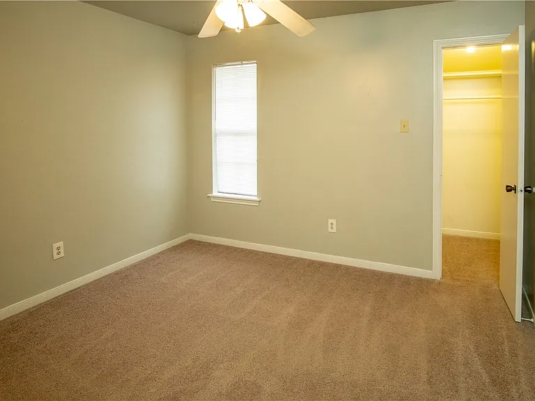 1801 Woodsman Dr #D — Photo 16