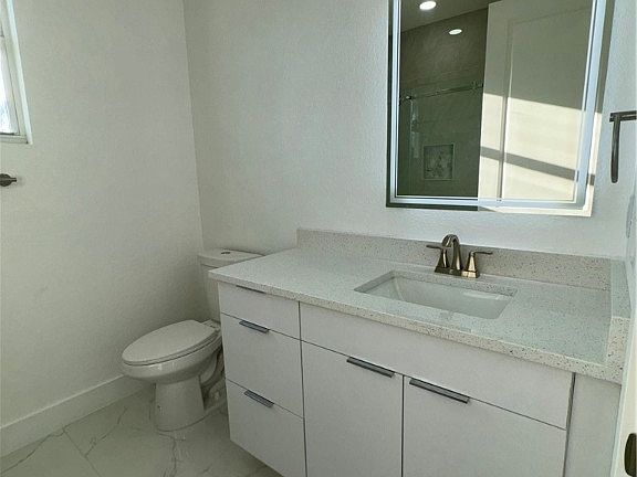 4th image of 1701 W 9th St