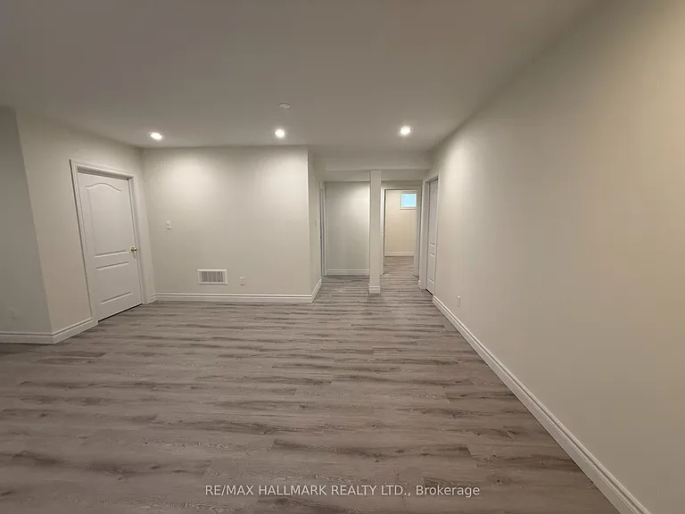 43 Oak Ave — Photo 13
