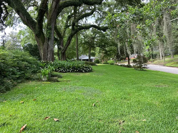 300 Wingfield Dr, Mobile, AL 36607