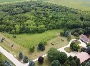 1523 W Motel Rd, Sycamore, IL 60178