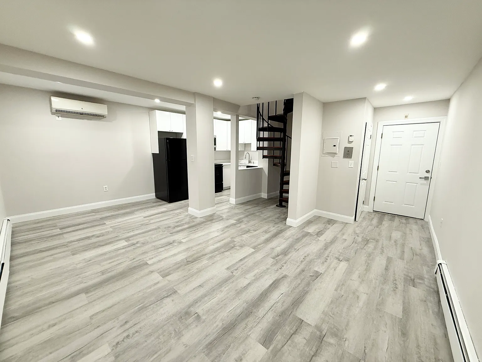 3 bed, $3,000 — Photo 3