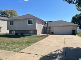204 Ruby Ct, Sergeant Bluff, IA 51054
