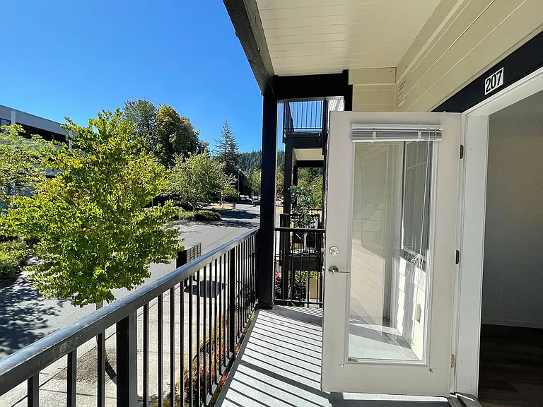 1211 Jersey St — Photo 101