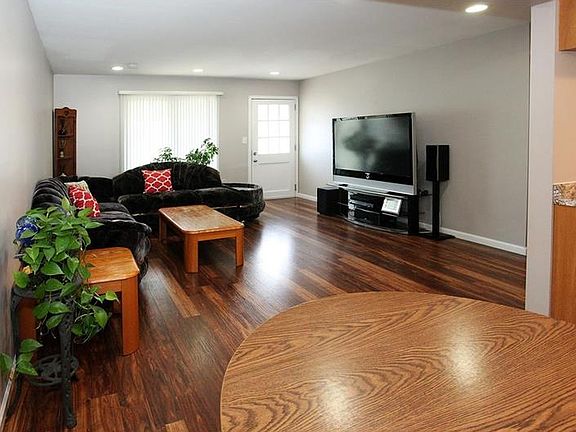 4th image of 137 Chadborne Ct