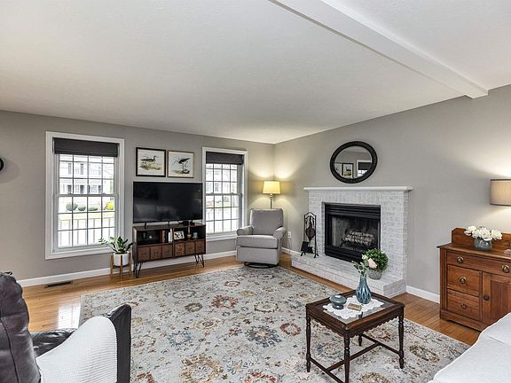 5th image of 49 Beech Plum Drive