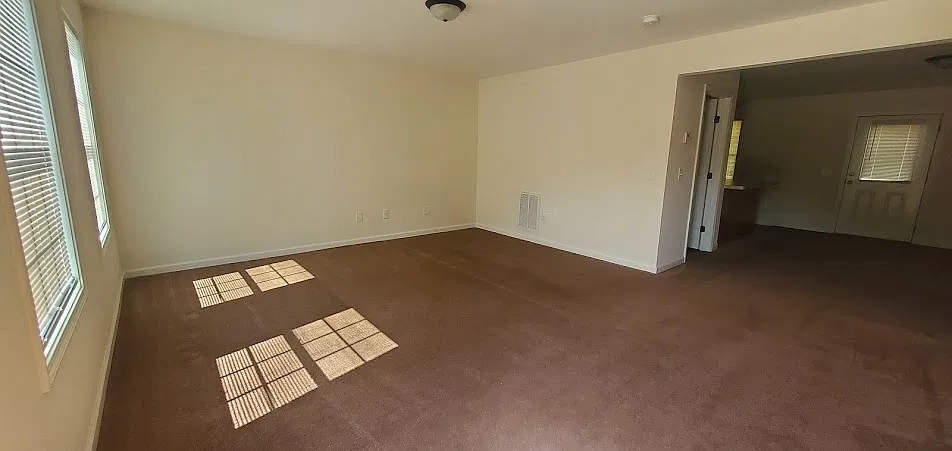 3 bed, 2.5 bath, 1400 sqft, $1,795 — Photo 3