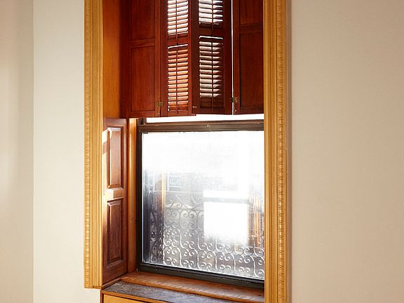 4th image of 319 W 75th St APT 4A