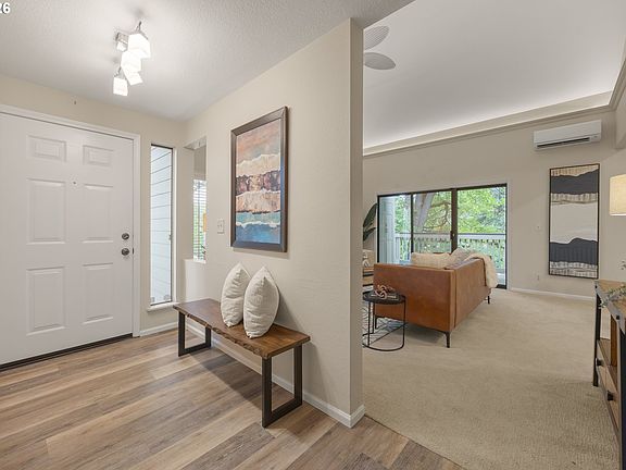 4th image of 2094 Lake Isle Dr