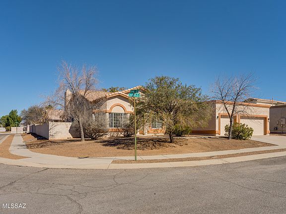 3rd image of 8599 E Louhelen Way