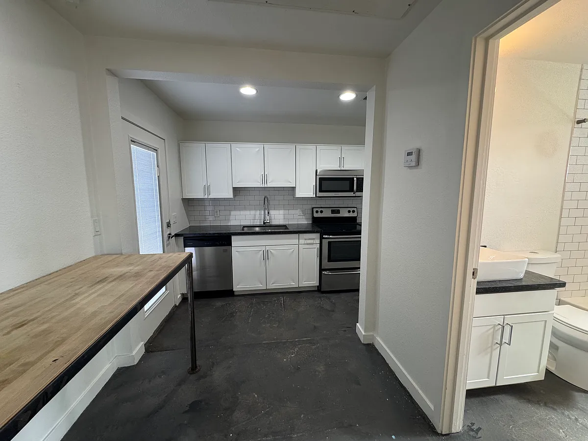 Building Photo - 4120 N 21st St #10