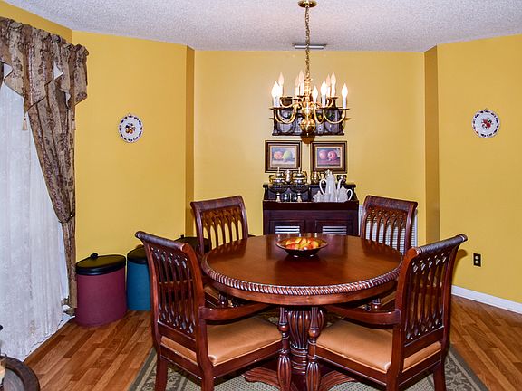 3rd image of 889 Silversmith Cir
