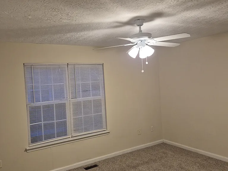 66 Point Place Dr — Photo 6
