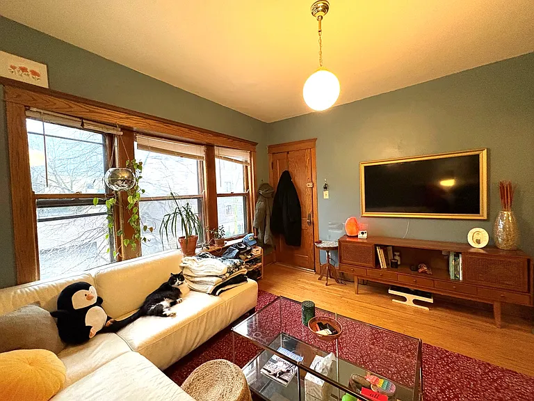 3810 N Greenview Ave #2 — Photo 5