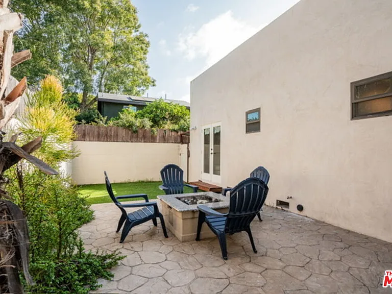 3718 S Barrington Ave — Photo 21