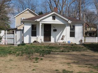 220 S Division St, Du Quoin, IL 62832