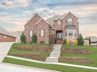 1210 NE Waverly Way, Bentonville, AR 72712
