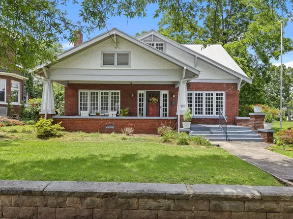 907 Montgomery Ave, Sheffield, AL 35660