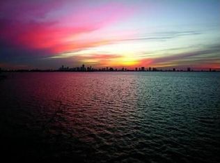 4580 N Bay Rd, Miami Beach, FL 33140