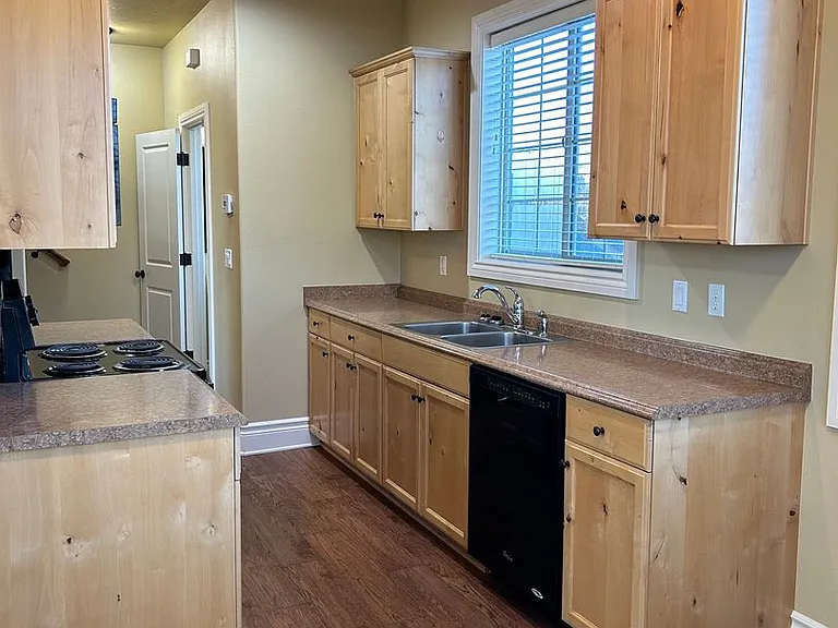 2320 NW Grant Ave #101 — Photo 7