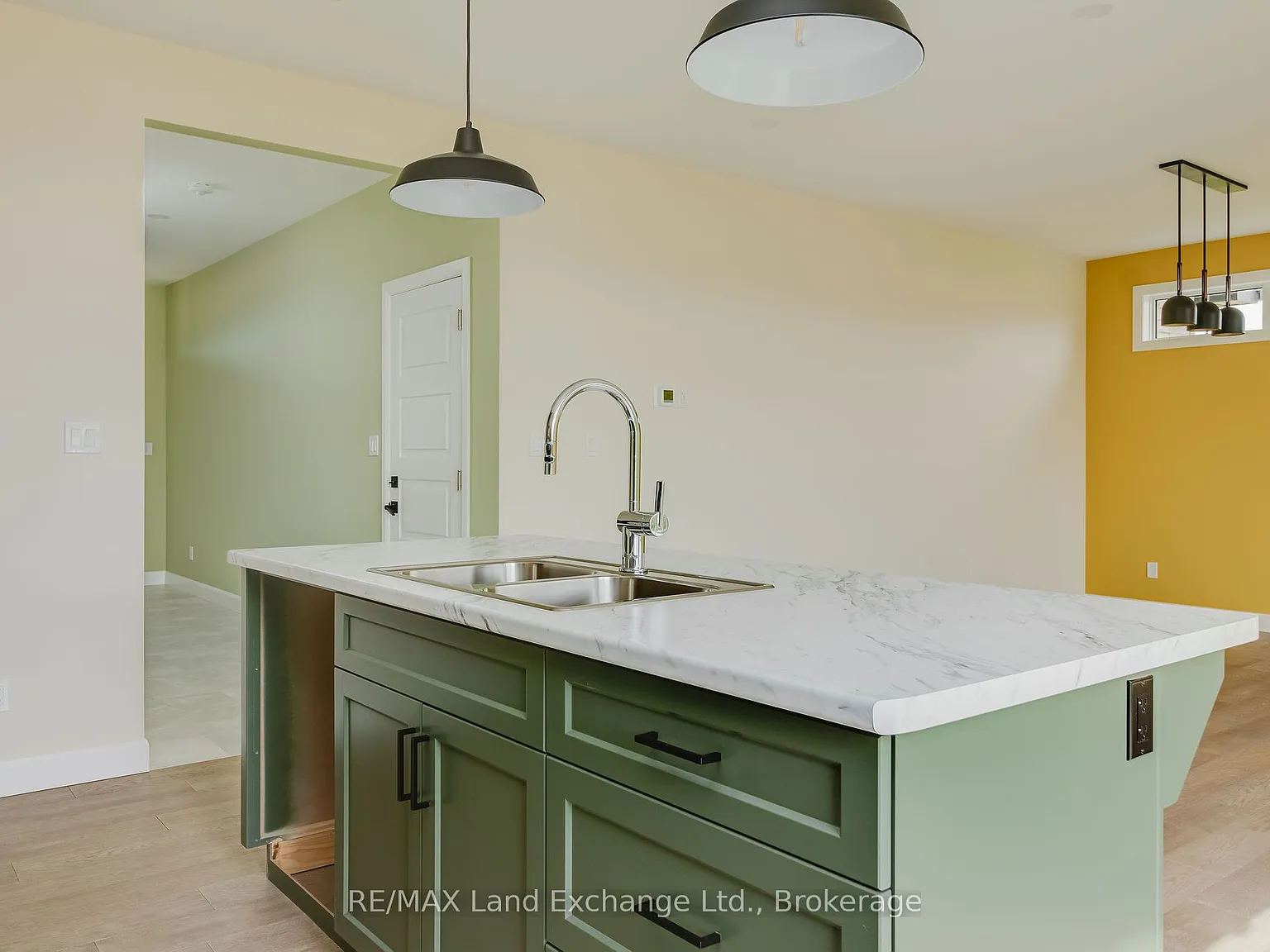 3 bed, $3,200 — Photo 4