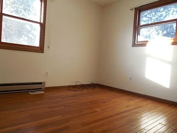 3rd image of 100 Gorman Ave