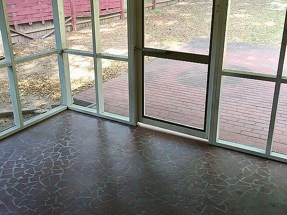 Screened in porch w slate 
