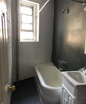 4th image of 426 E 22nd St APT 1I