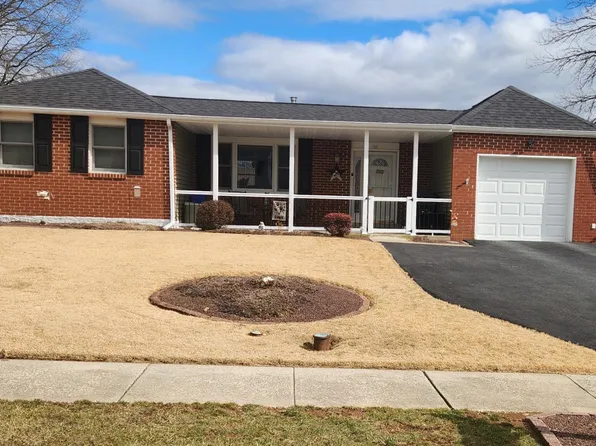 745 Lilac Ln, Reading, PA 19606