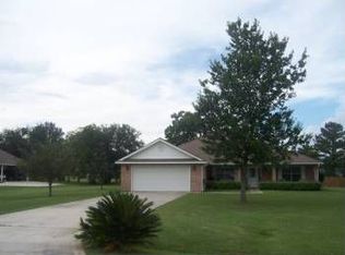 35 Eagle Heights Dr, Picayune, MS 39466