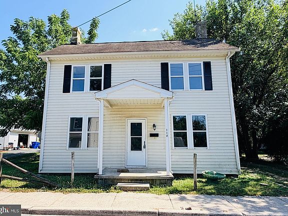 2nd image of 115 Mechanic St