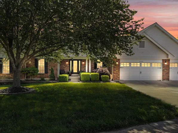 16000 Canterbury Estates Dr, Ballwin, MO 63021
