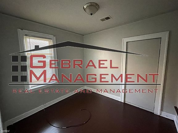 5th image of 14828 Sussex Ave