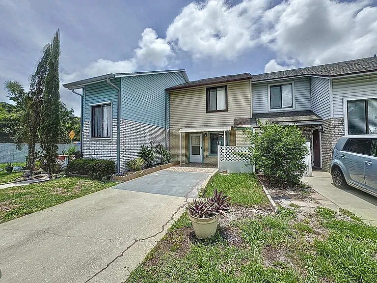 287 Nottingham Pl — Photo 3
