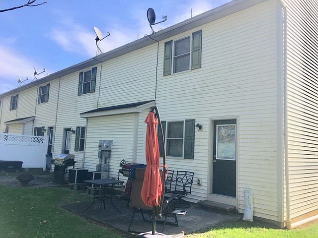 2nd image of 14 Acacia Ct