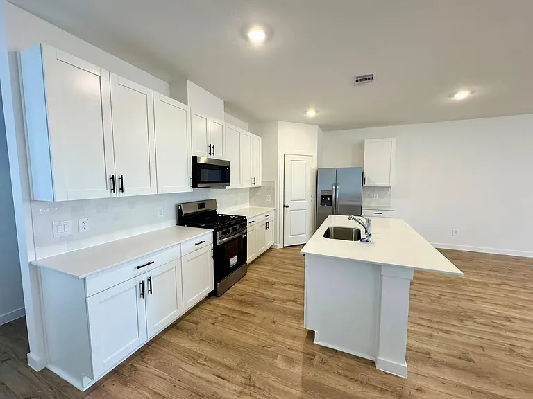 3527 Lovebird Ln — Photo 4