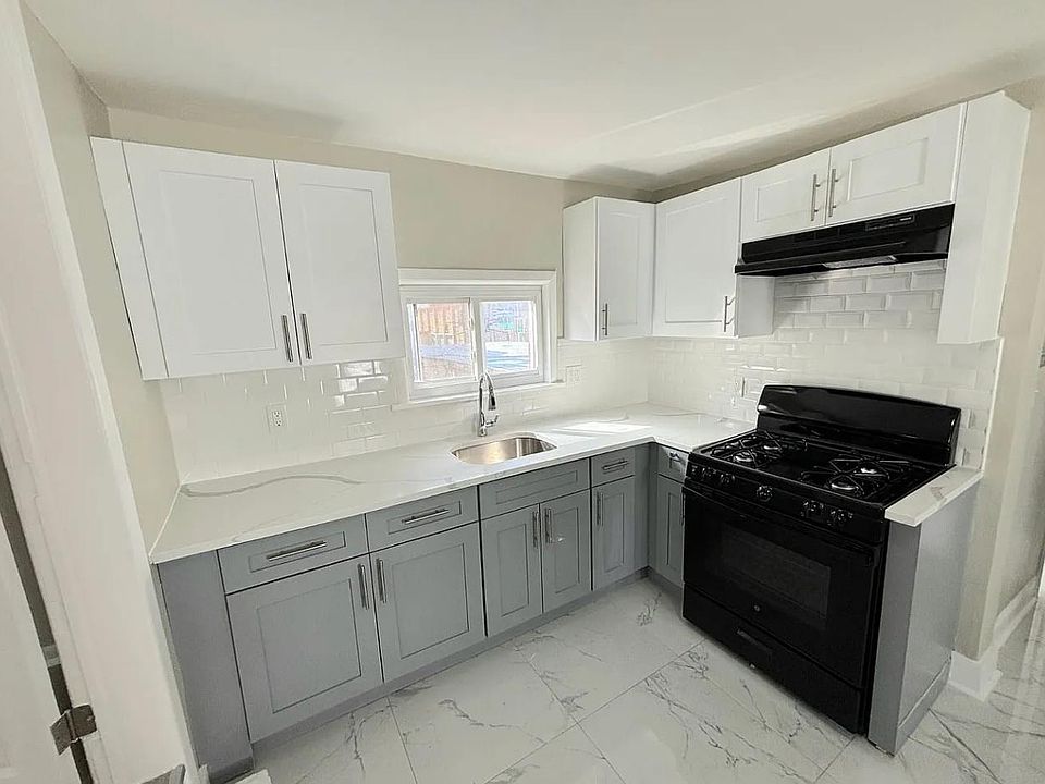 1st image of 123 Parker St #2R
