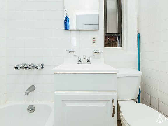 3rd image of 270 W 153rd St APT 1