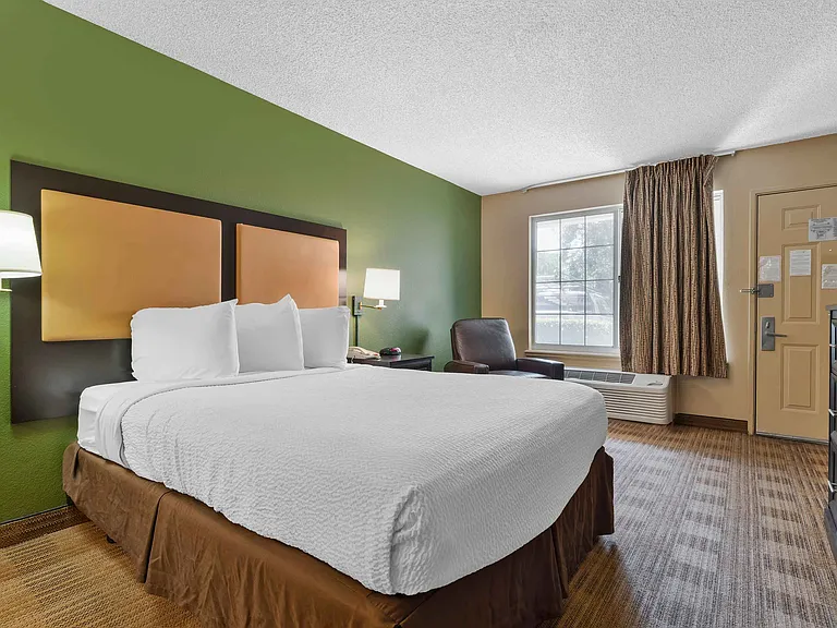 Studio Suite - 1 Queen Bed