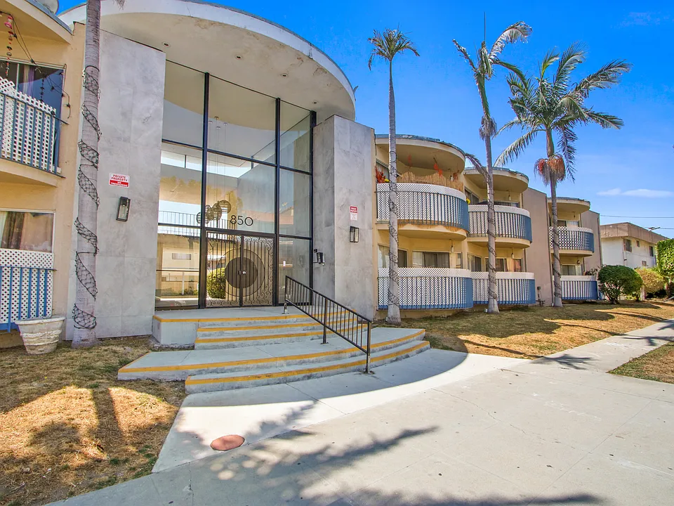 850 Victor Ave