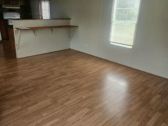 5th image of 4246 Jennifer Ln