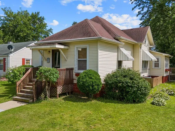 101 E Henderson St, Wyoming, IL 61491