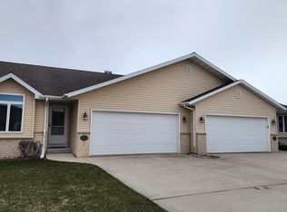 110 Ashland Ct, Sheboygan Falls, WI 53085