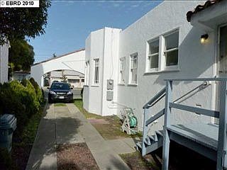 3rd image of 3120 Barrett Ave