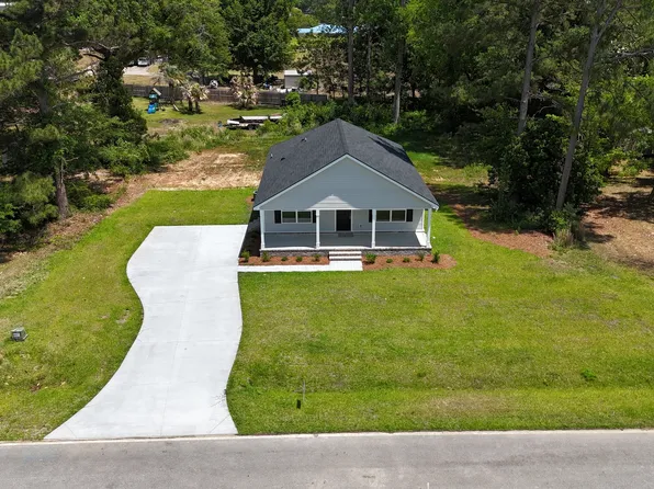 103 Continental Dr, Glennville, GA 30427