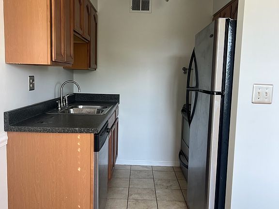 2nd image of 9345 Taylorsville Rd APT 17